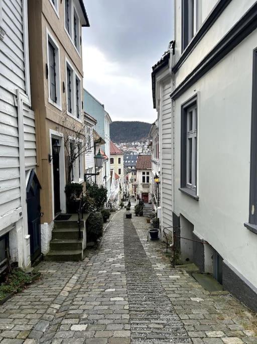 Cozy Apartment In Popular Street Bergen Zewnętrze zdjęcie